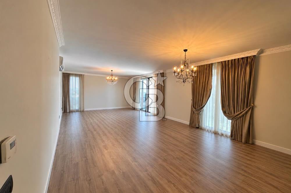 BURSA, MODA BADEMLİ SİTESİ'nde SATILIK 4+1 DAİRE