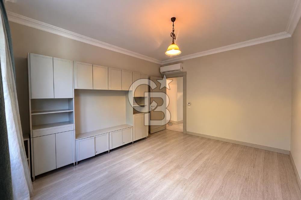 BURSA, MODA BADEMLİ SİTESİ'nde SATILIK 4+1 DAİRE