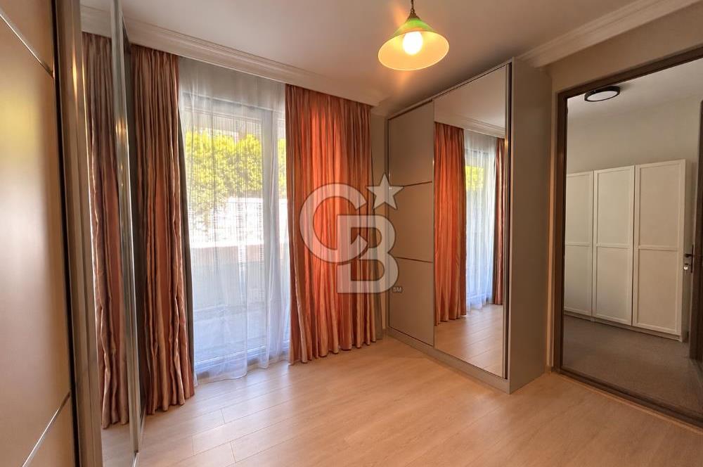 BURSA, MODA BADEMLİ SİTESİ'nde SATILIK 4+1 DAİRE