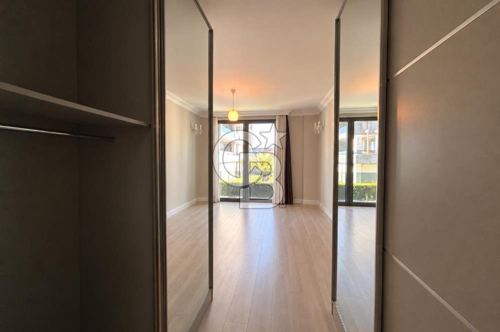 BURSA, MODA BADEMLİ SİTESİ'nde SATILIK 4+1 DAİRE