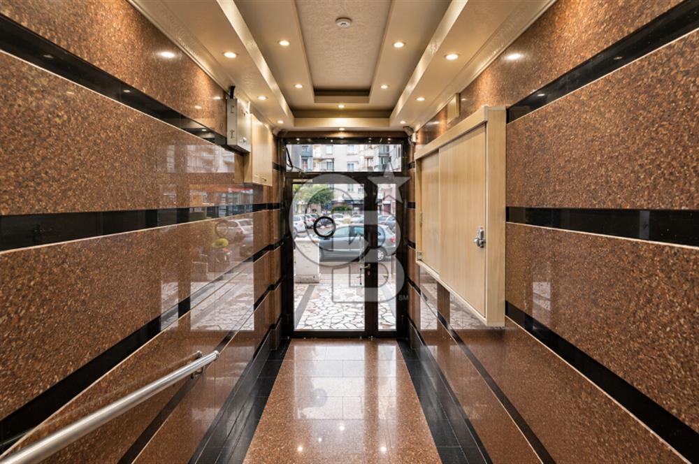 Karşıyaka Girne Bulvarı 4+1 Full Tadilatlı Satılık Daire