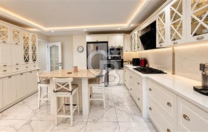 Karşıyaka Girne Bulvarı 4+1 Full Tadilatlı Satılık Daire