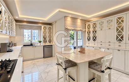 Karşıyaka Girne Bulvarı 4+1 Full Tadilatlı Satılık Daire