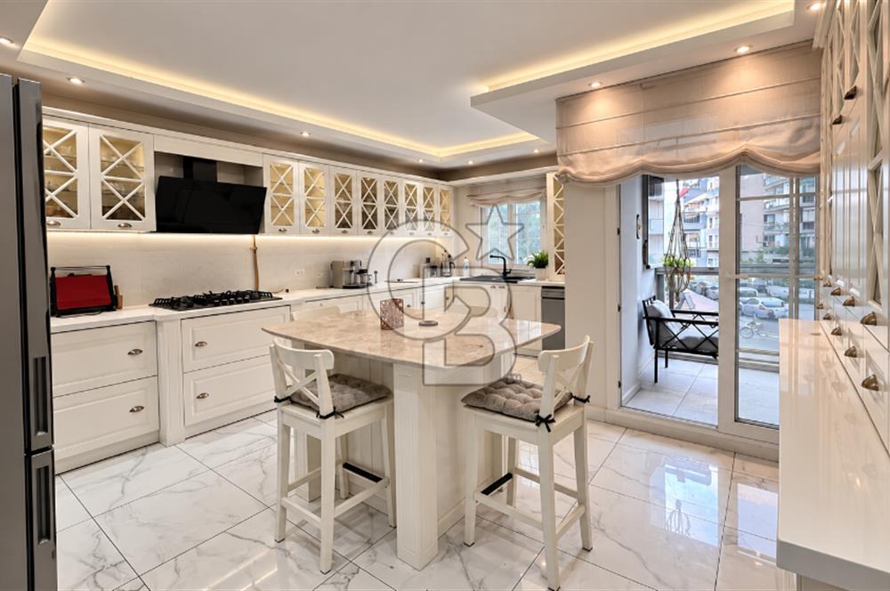 Karşıyaka Girne Bulvarı 4+1 Full Tadilatlı Satılık Daire