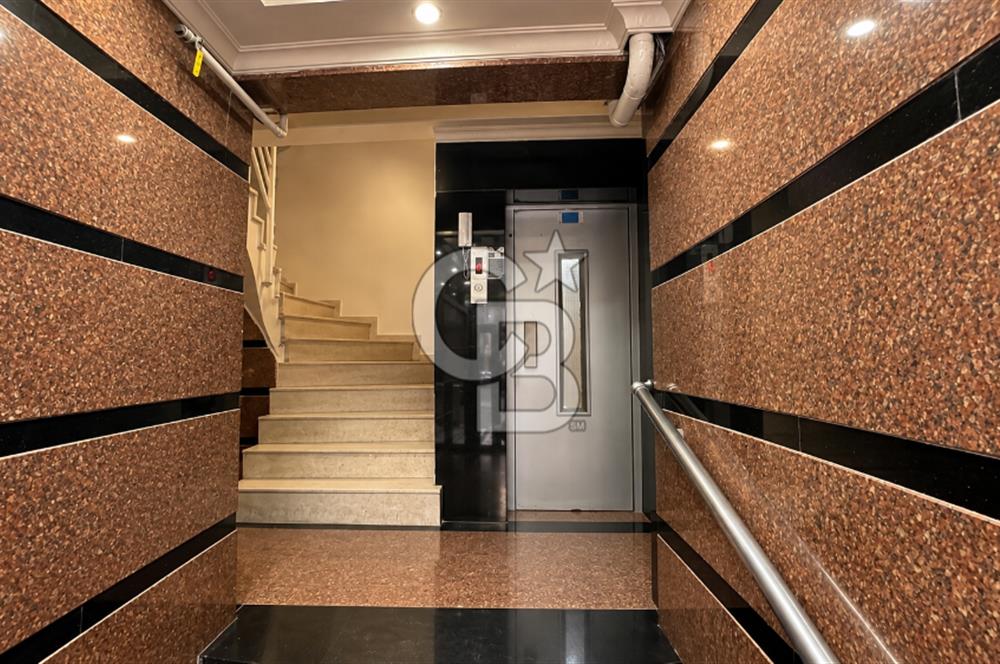 Karşıyaka Girne Bulvarı 4+1 Full Tadilatlı Satılık Daire