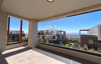 BURSA, MODA BADEMLİ SİTESİ'nde SATILIK 4+1 DAİRE
