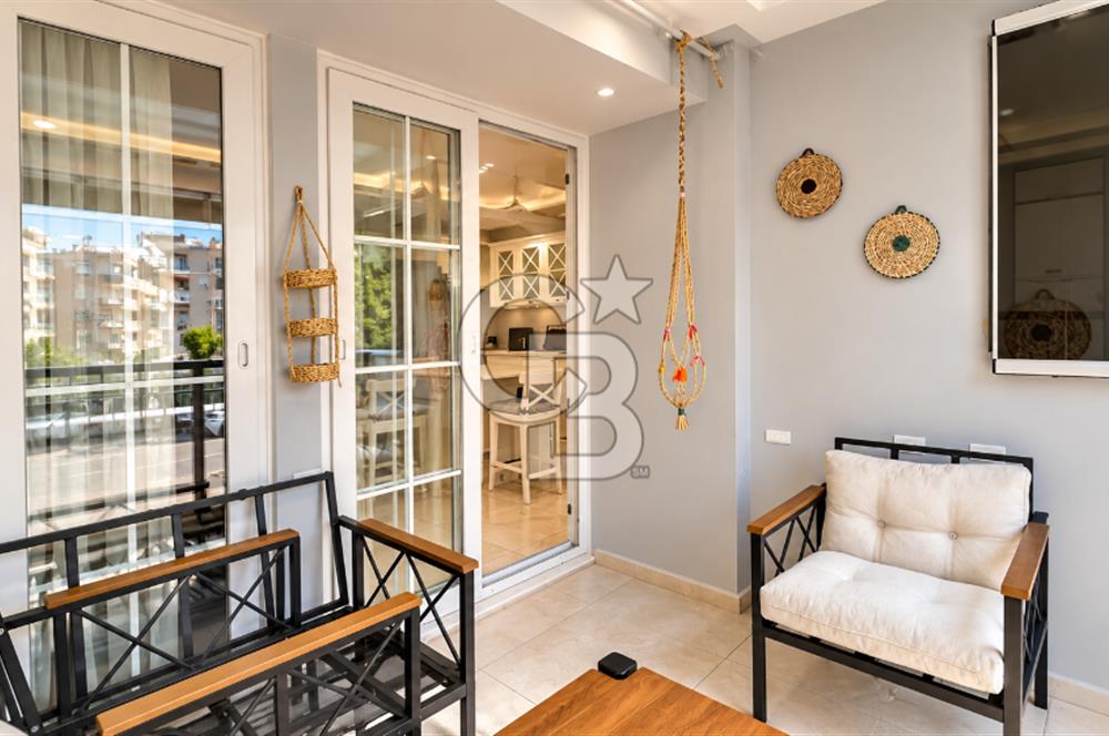 Karşıyaka Girne Bulvarı 4+1 Full Tadilatlı Satılık Daire