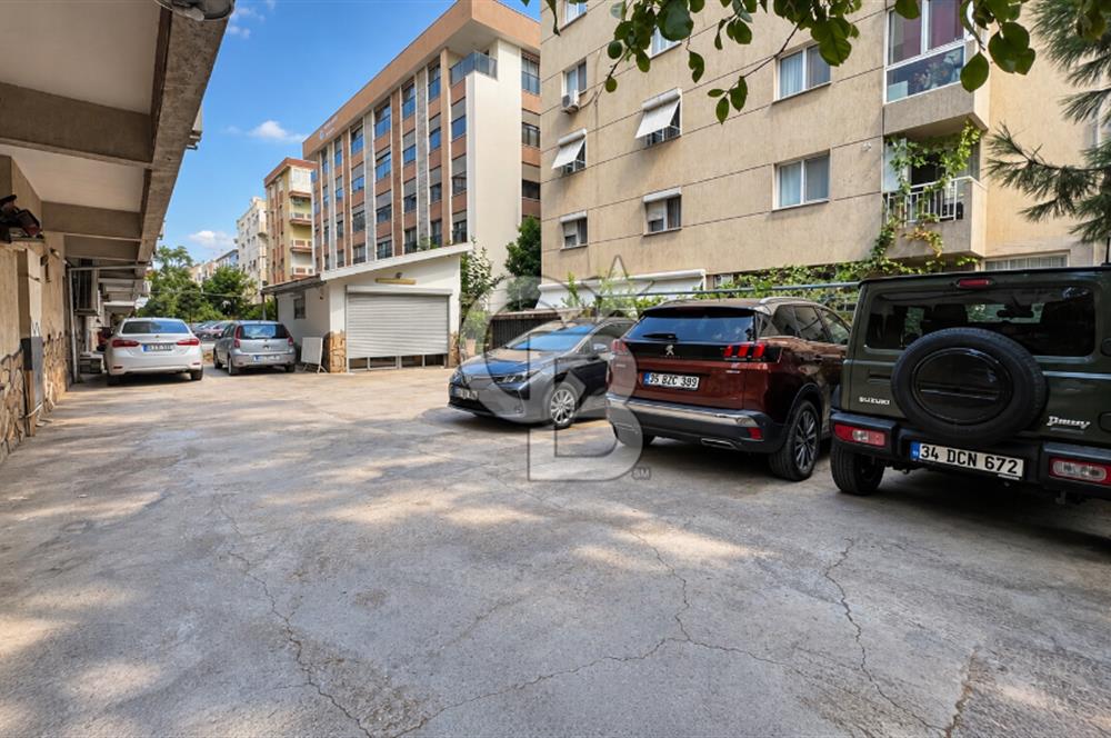 Karşıyaka Girne Bulvarı 4+1 Full Tadilatlı Satılık Daire