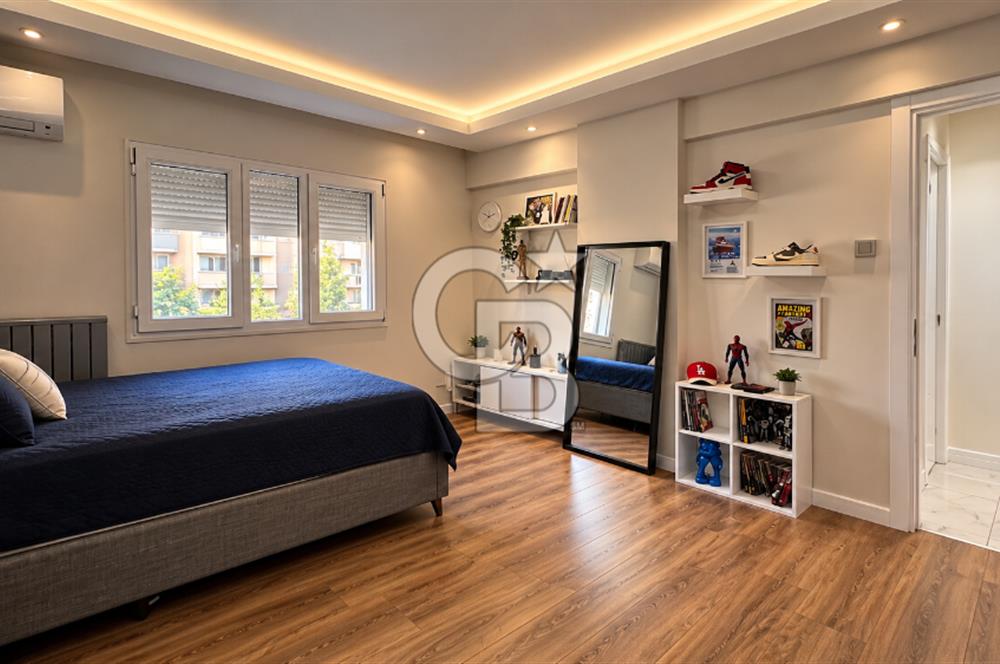Karşıyaka Girne Bulvarı 4+1 Full Tadilatlı Satılık Daire