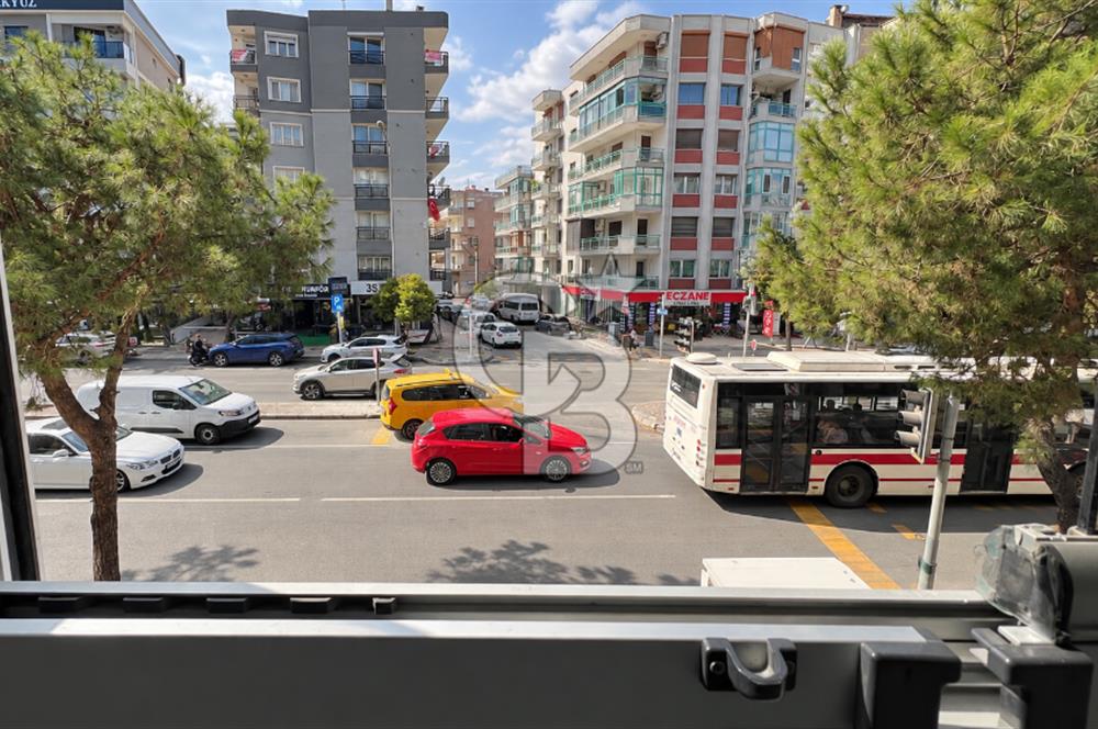 Karşıyaka Girne Bulvarı 4+1 Full Tadilatlı Satılık Daire