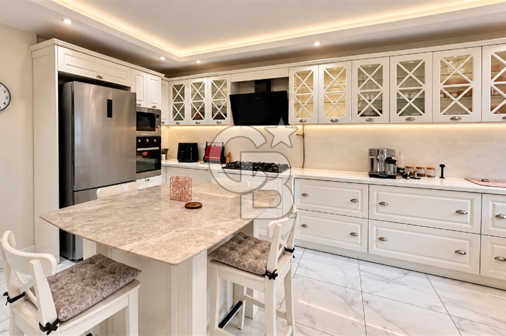Karşıyaka Girne Bulvarı 4+1 Full Tadilatlı Satılık Daire