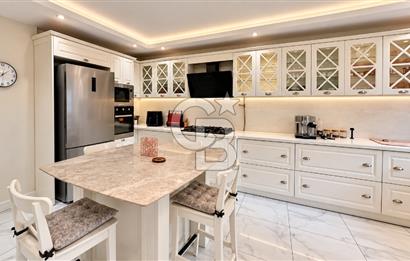 Karşıyaka Girne Bulvarı 4+1 Full Tadilatlı Satılık Daire