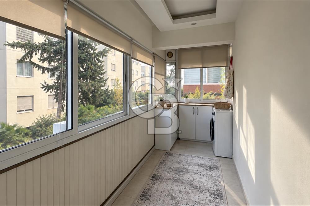 Karşıyaka Girne Bulvarı 4+1 Full Tadilatlı Satılık Daire