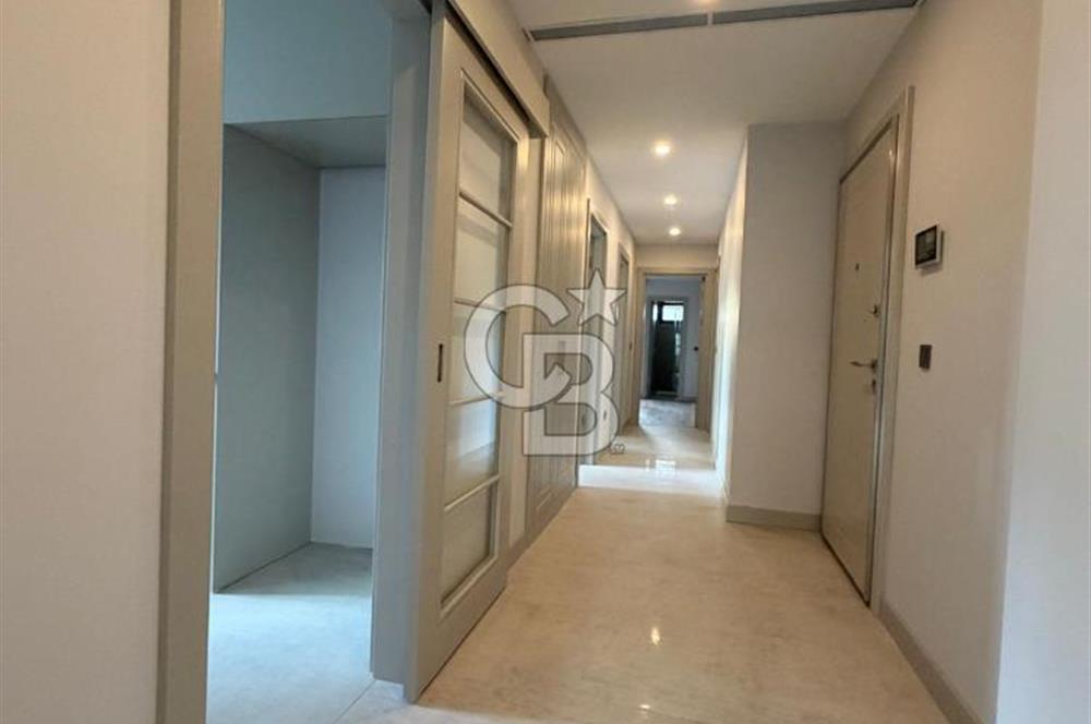 Erenköy’de yeni bitmiş binada balkonlu ebeveynli 3+1