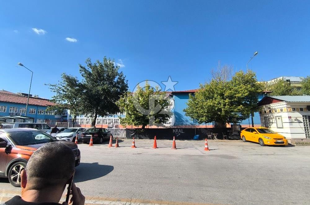 Aydınlıkevler Çevreli Caddesi Üzerinde Kiralık Dükkan