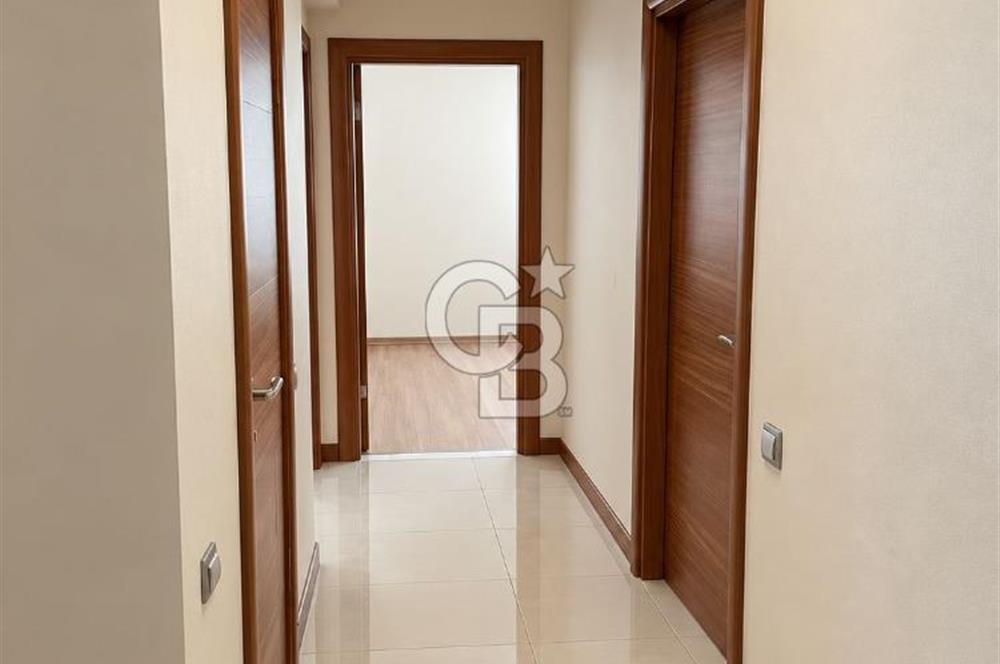 Gazi Mahallesinde Satılık 3+1/ 2 Banyolu  Masrafsız Ters Dubleks