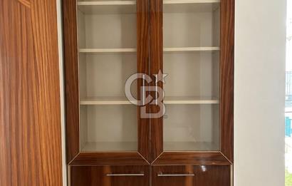 Gazi Mahallesinde Satılık 3+1/ 2 Banyolu  Masrafsız Ters Dubleks