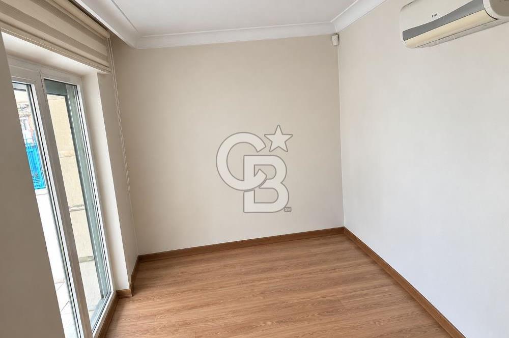 Gazi Mahallesinde Satılık 3+1/ 2 Banyolu  Masrafsız Ters Dubleks