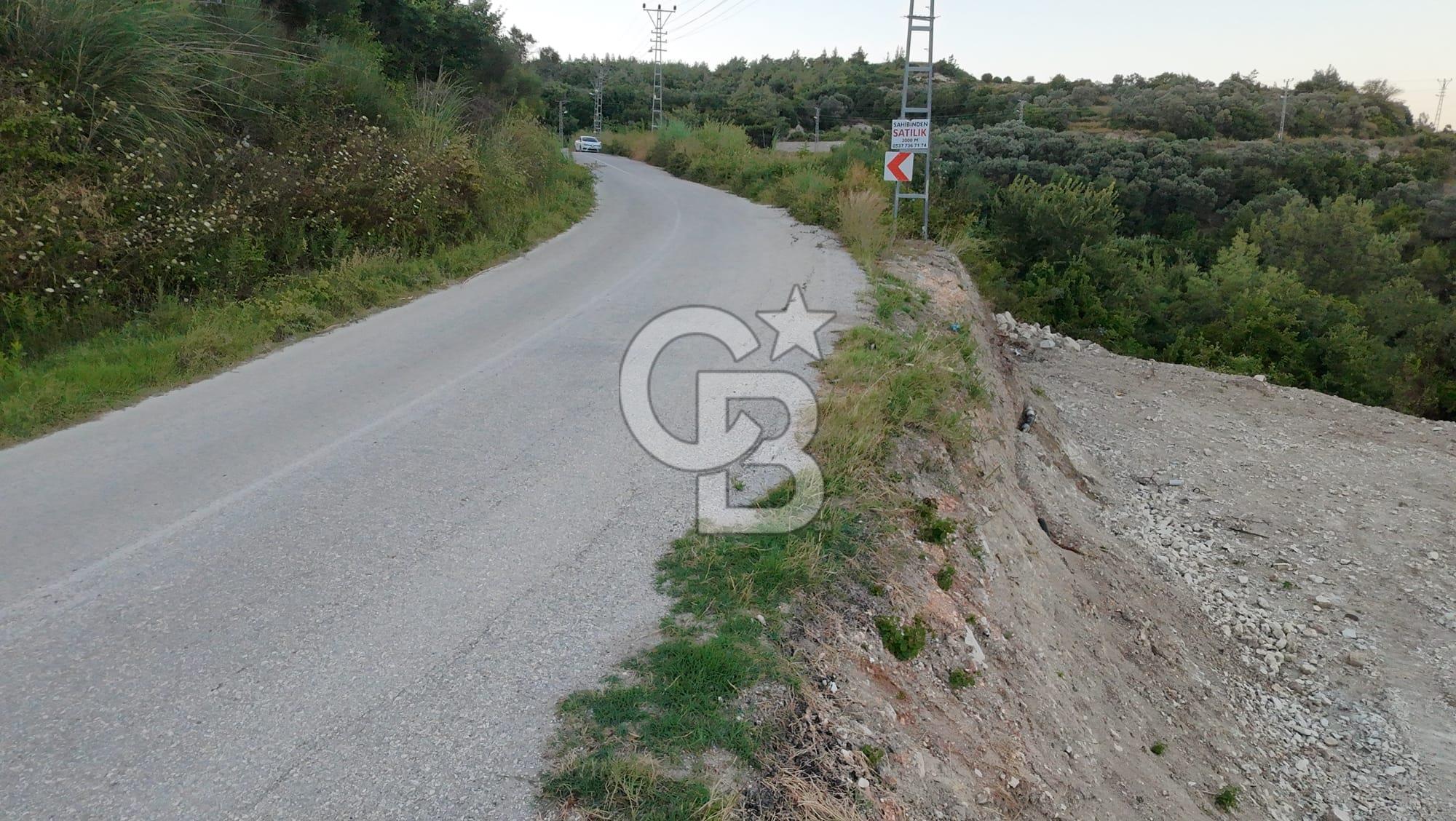ERİKLİKUYU'DA ANA YOLA 53 METRE CEPHELİ 3007 m2 SATİLİK TARLA