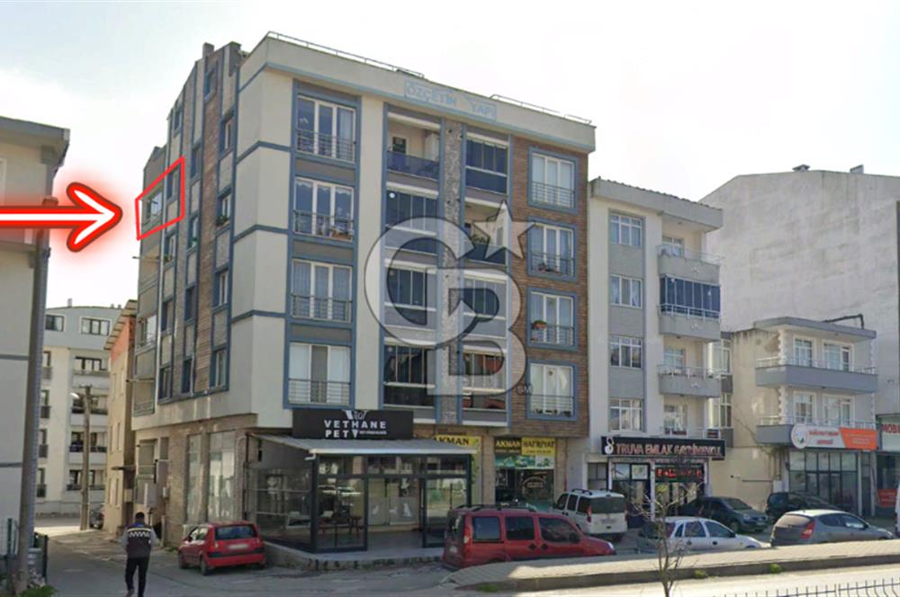 LAPSEKİ CUMHURİYET MAH. CADDE ÜZERİ EŞYALI 1+1 SATILIK DAİRE