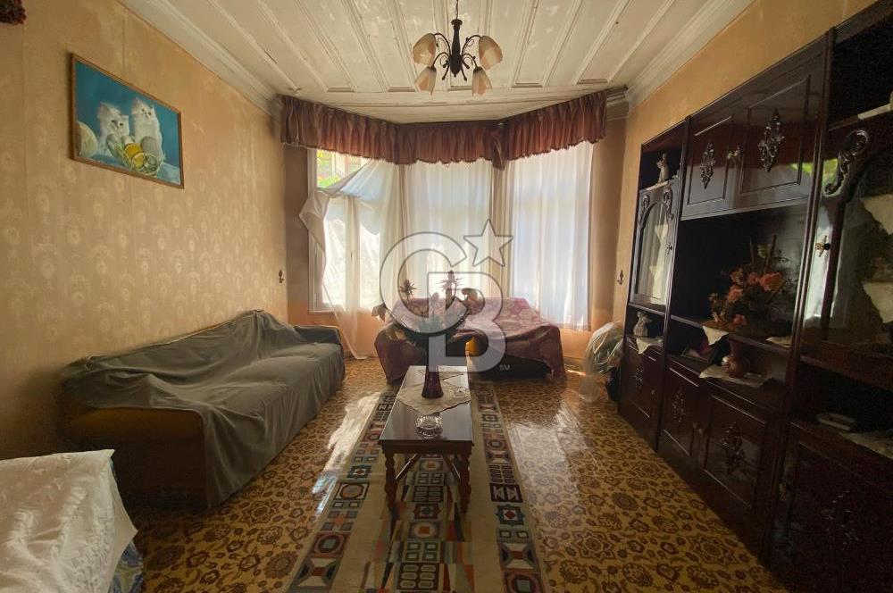 125 m² Detached House for Sale on Müteselsim Street in Kocamustafapaşa