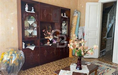 125 m² Detached House for Sale on Müteselsim Street in Kocamustafapaşa