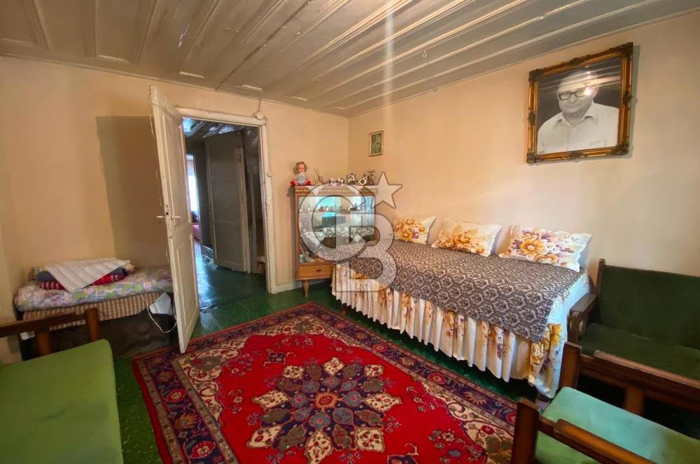 125 m² Detached House for Sale on Müteselsim Street in Kocamustafapaşa