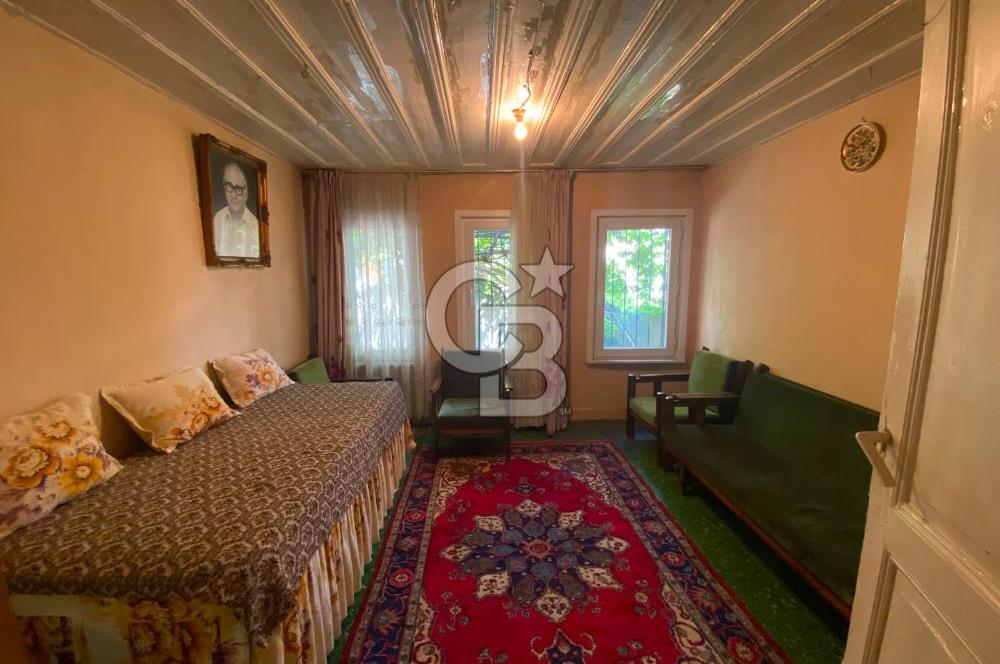 125 m² Detached House for Sale on Müteselsim Street in Kocamustafapaşa