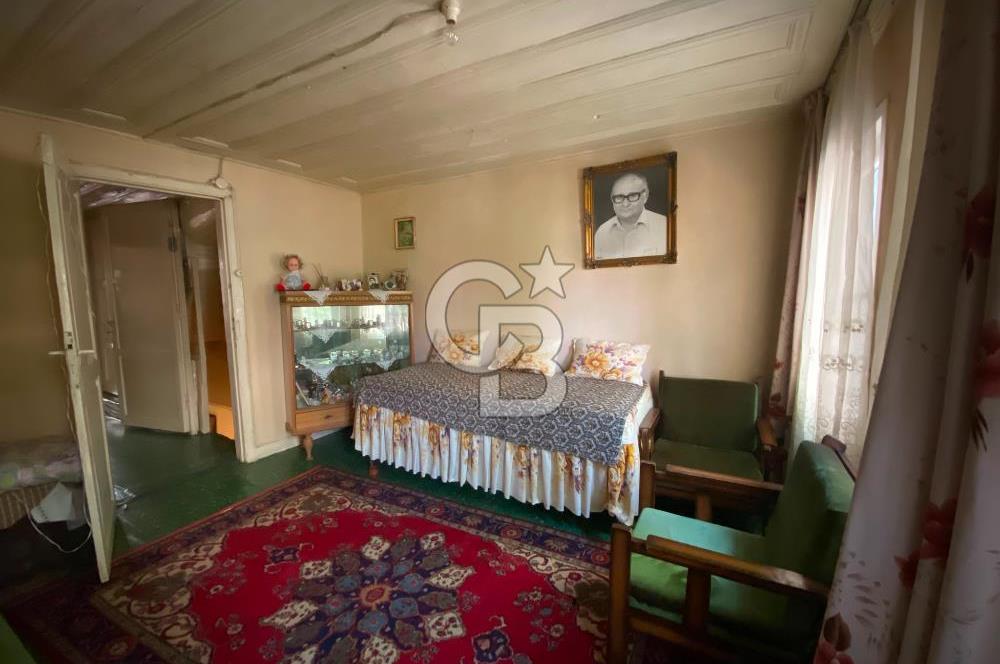 125 m² Detached House for Sale on Müteselsim Street in Kocamustafapaşa