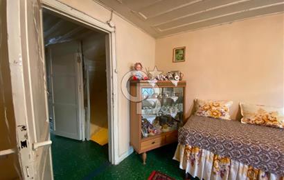 125 m² Detached House for Sale on Müteselsim Street in Kocamustafapaşa