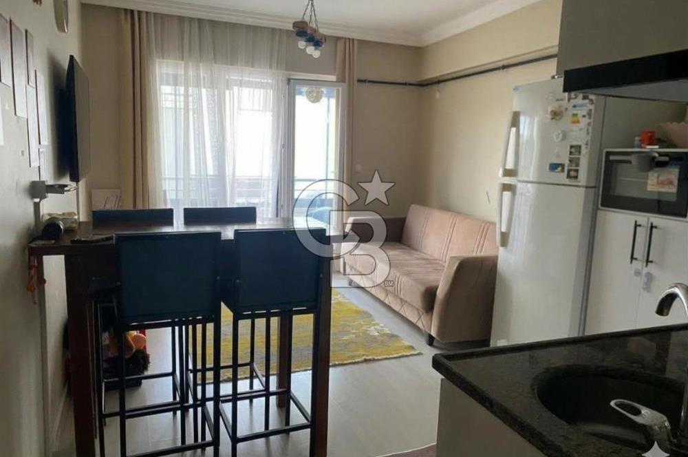 LAPSEKİ CUMHURİYET MAH. CADDE ÜZERİ EŞYALI 1+1 SATILIK DAİRE