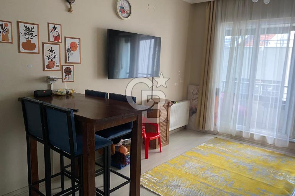 LAPSEKİ CUMHURİYET MAH. CADDE ÜZERİ EŞYALI 1+1 SATILIK DAİRE