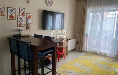 LAPSEKİ CUMHURİYET MAH. CADDE ÜZERİ EŞYALI 1+1 SATILIK DAİRE