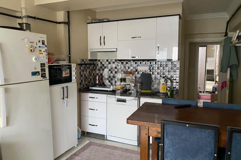 LAPSEKİ CUMHURİYET MAH. CADDE ÜZERİ EŞYALI 1+1 SATILIK DAİRE