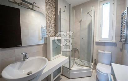 CİHANGİR PÜRTELAŞ SOKAK'TA DENİZ MANZARALI 2+1 SATILIK DAİRE