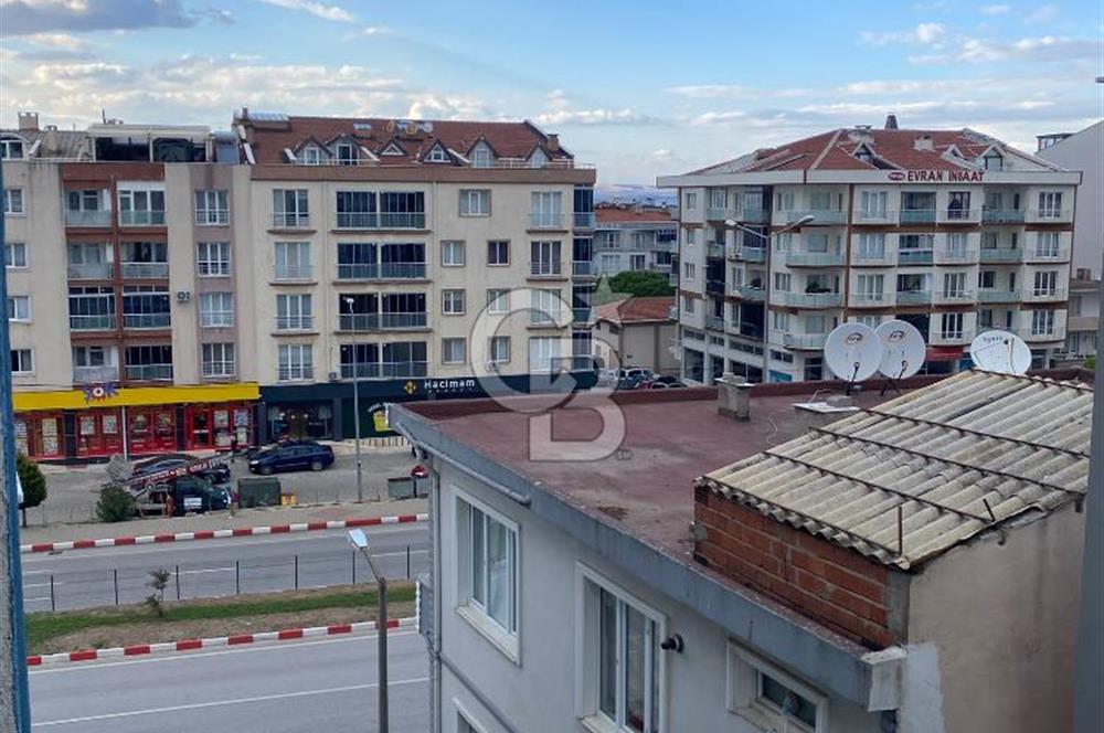 LAPSEKİ CUMHURİYET MAH. CADDE ÜZERİ EŞYALI 1+1 SATILIK DAİRE
