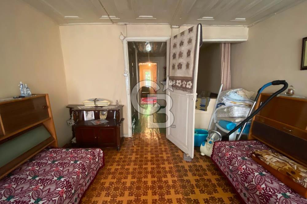 125 m² Detached House for Sale on Müteselsim Street in Kocamustafapaşa