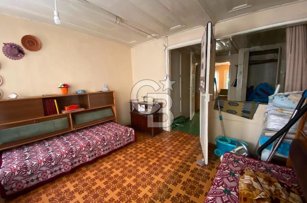 125 m² Detached House for Sale on Müteselsim Street in Kocamustafapaşa