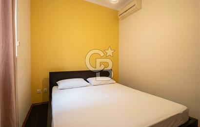 CİHANGİR PÜRTELAŞ SOKAK'TA DENİZ MANZARALI 2+1 SATILIK DAİRE