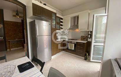 CİHANGİR PÜRTELAŞ SOKAK'TA DENİZ MANZARALI 2+1 SATILIK DAİRE