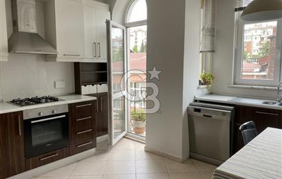 CİHANGİR PÜRTELAŞ SOKAK'TA DENİZ MANZARALI 2+1 SATILIK DAİRE