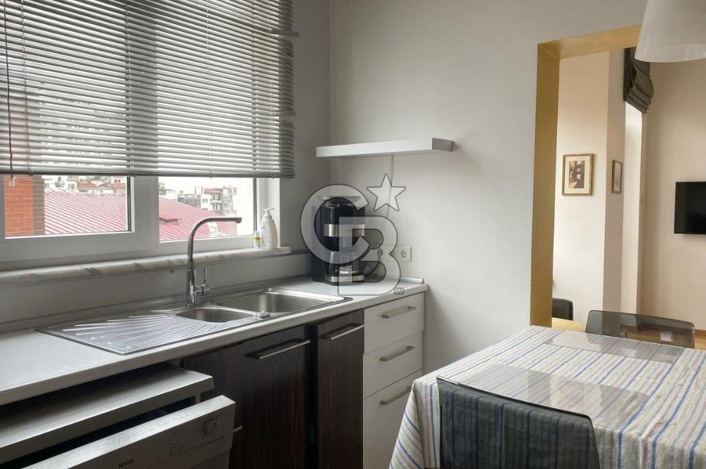 CİHANGİR PÜRTELAŞ SOKAK'TA DENİZ MANZARALI 2+1 SATILIK DAİRE
