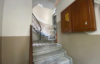 CİHANGİR PÜRTELAŞ SOKAK'TA DENİZ MANZARALI 2+1 SATILIK DAİRE