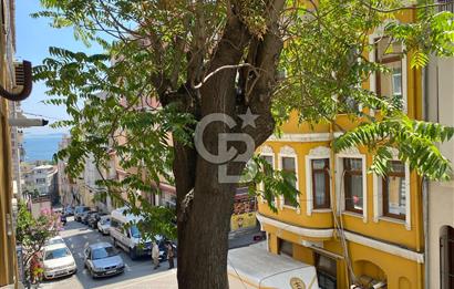 125 m² Detached House for Sale on Müteselsim Street in Kocamustafapaşa