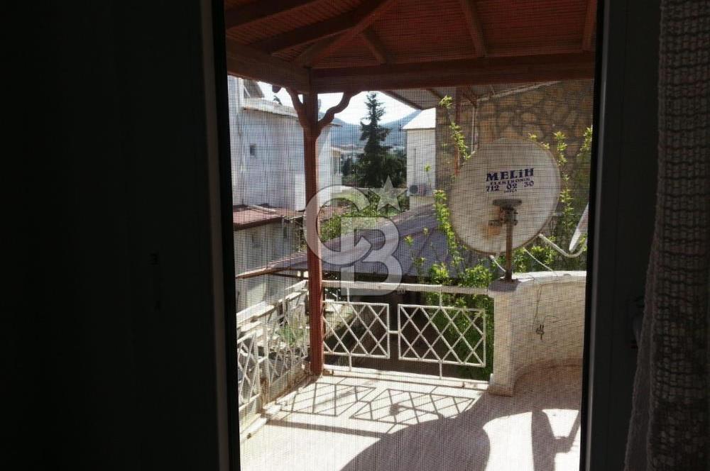 DATÇA BURGAZDA DENİZE ÇOK YAKIN EŞYALI KİRALIK TRİPLEKS VİLLA