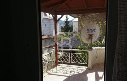 DATÇA BURGAZDA DENİZE ÇOK YAKIN EŞYALI KİRALIK TRİPLEKS VİLLA