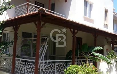 DATÇA BURGAZDA DENİZE ÇOK YAKIN EŞYALI KİRALIK TRİPLEKS VİLLA