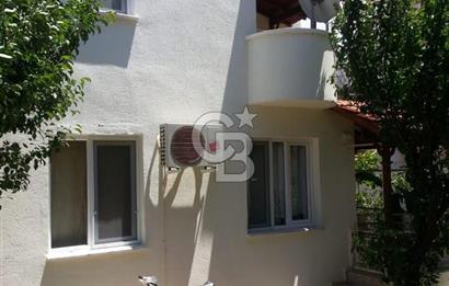 DATÇA BURGAZDA DENİZE ÇOK YAKIN EŞYALI KİRALIK TRİPLEKS VİLLA