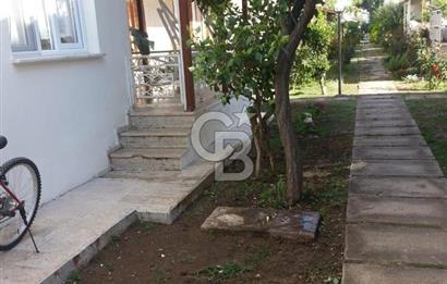 DATÇA BURGAZDA DENİZE ÇOK YAKIN EŞYALI KİRALIK TRİPLEKS VİLLA