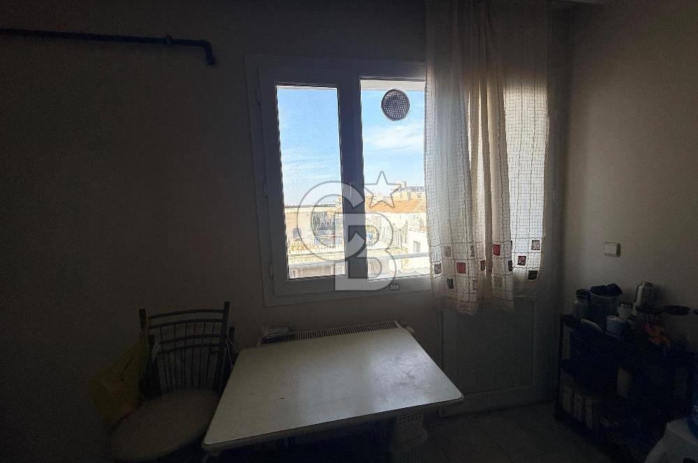 Konak Akın Simav Mah.Sahile Yürüme Mesafesinde Satılık 2+1 Daire